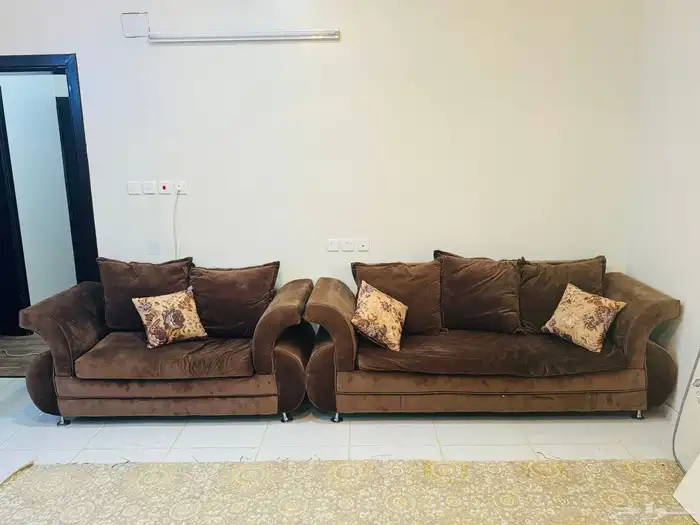 كنب اللون بني 4 امتار 3