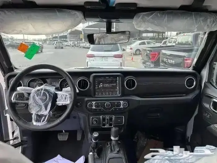 جيب رانجلر صحارى 2023 5