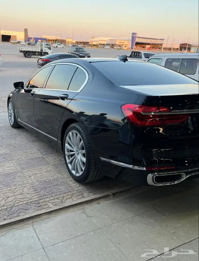 بي ام دبليو 2018 الفئة السابعة 730Li تم البيع 2