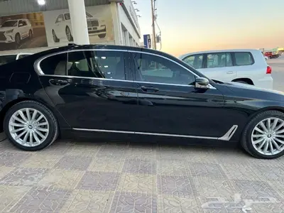 بي ام دبليو 2018 الفئة السابعة 730Li تم البيع 1