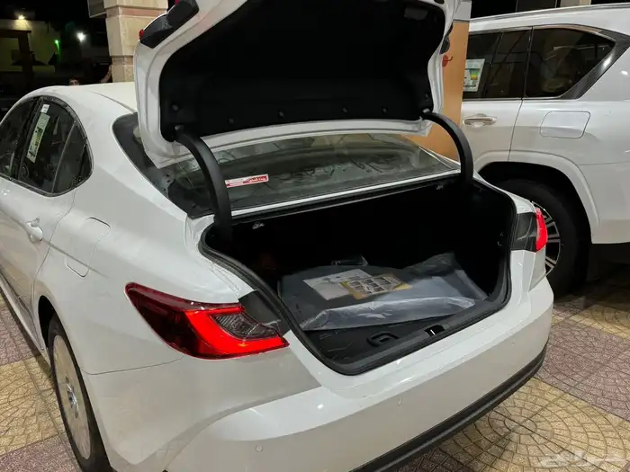 تويوتا كامري 2025 LE بنزين 9