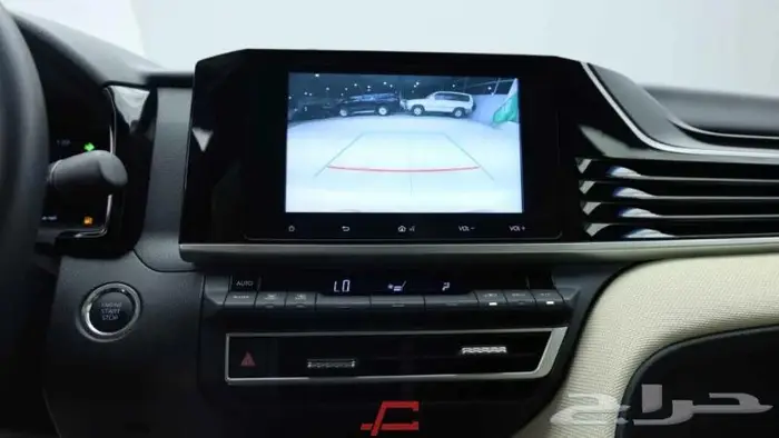 تويوتا كامري E بنزين 2025 9