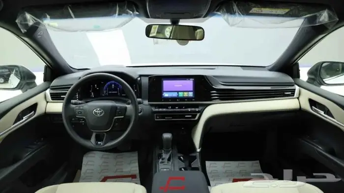 تويوتا كامري E بنزين 2025 7