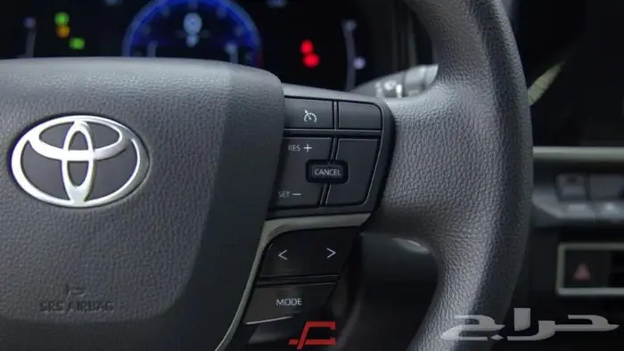 تويوتا كامري E بنزين 2025 12