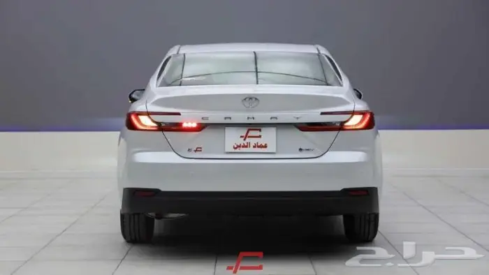 تويوتا كامري E هايبرد 2025 6