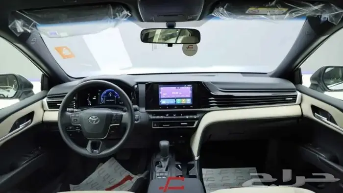 تويوتا كامري E هايبرد 2025 12