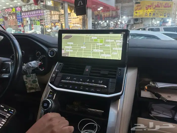 شاشة جيب لاندكروزر 2022 إلى 2024 3