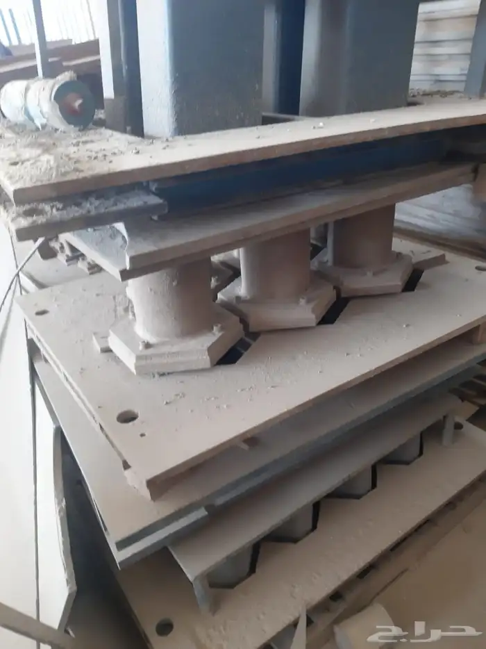 صيانه وفك وتركيب مصانع الانترلوك والبلك والبلدوره 48