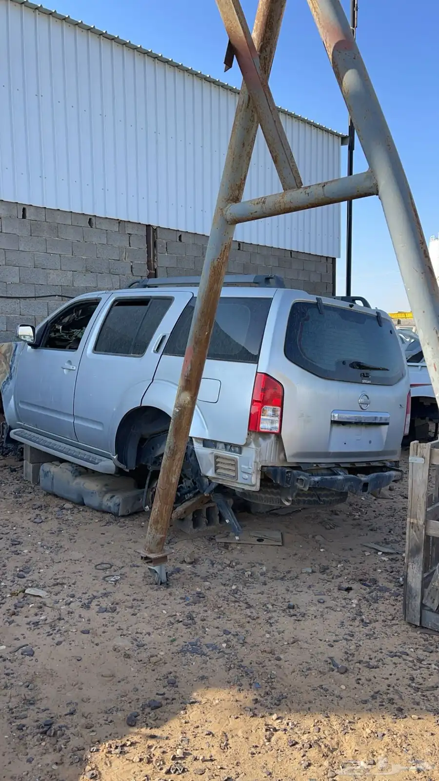 نيسان 0