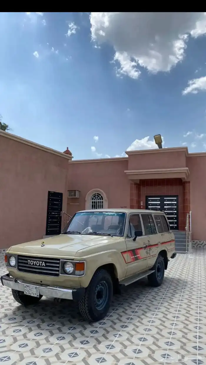للبيع صالون 84 بلد 2