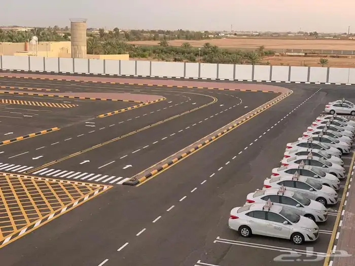 تدريب قيادة السيارات للنساء و الرجال 2