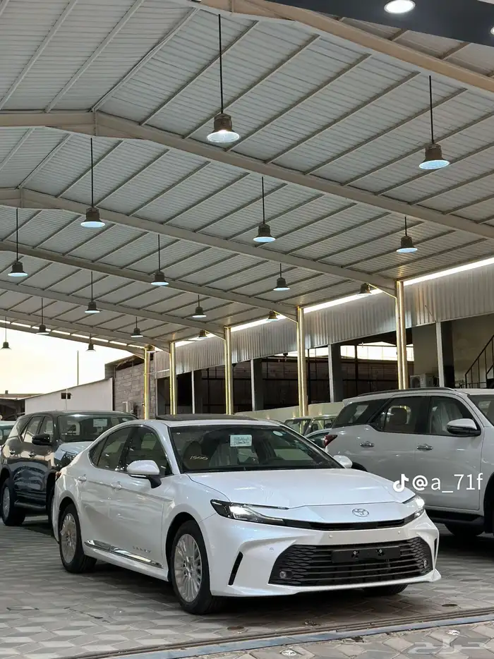 كامري LE بنزين 2025 3