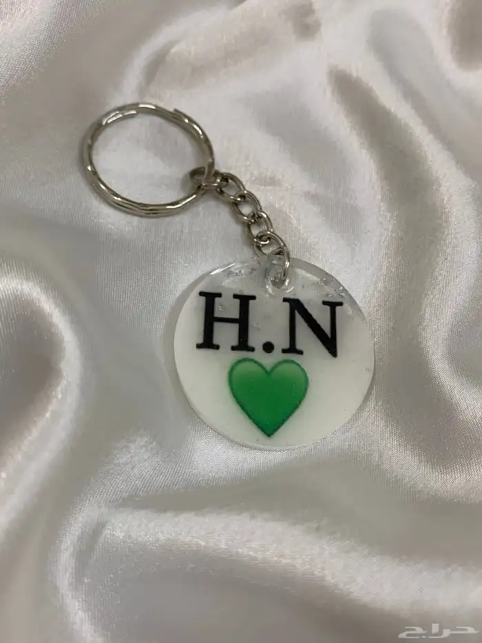 ميداليات وتعليقات سيارات بمادة الريزن على حسب الطلب 1