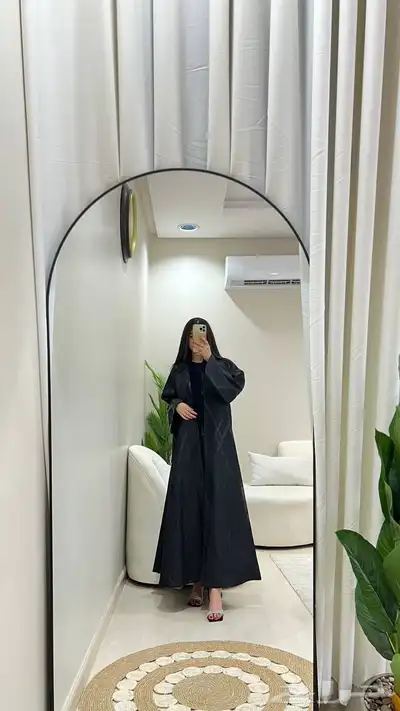 عبايات سوداء انيقه باسعار مناسبه 1