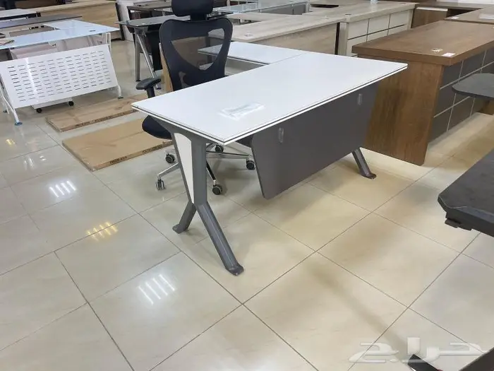 مكاتب  المكتب  طاوله  دولاب  كرسي  أثاث مكتبي  كنب  عروضات 32
