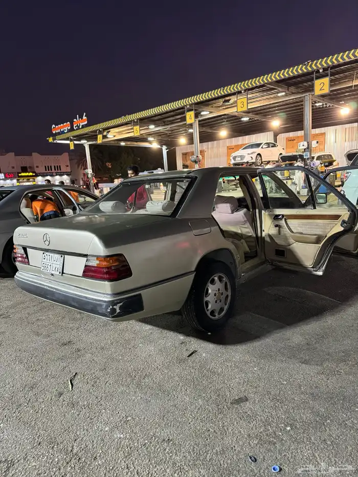 مرسيدس E230 1990 7