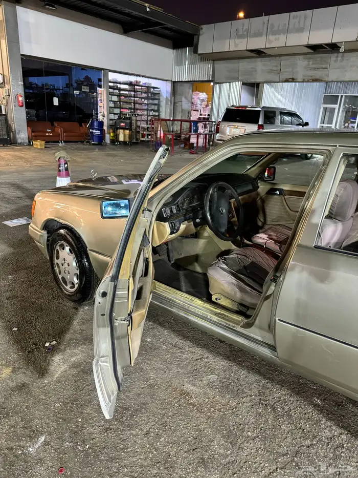 مرسيدس E230 1990 8