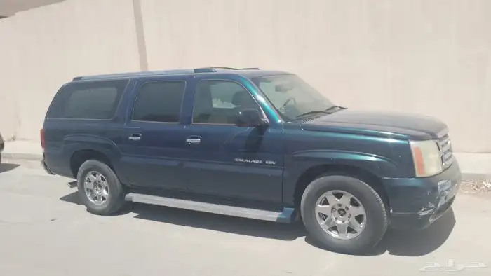 سيارة اسكاليد كاديلاك نص فل 2005 حد 12 500 والبيع قريب 8