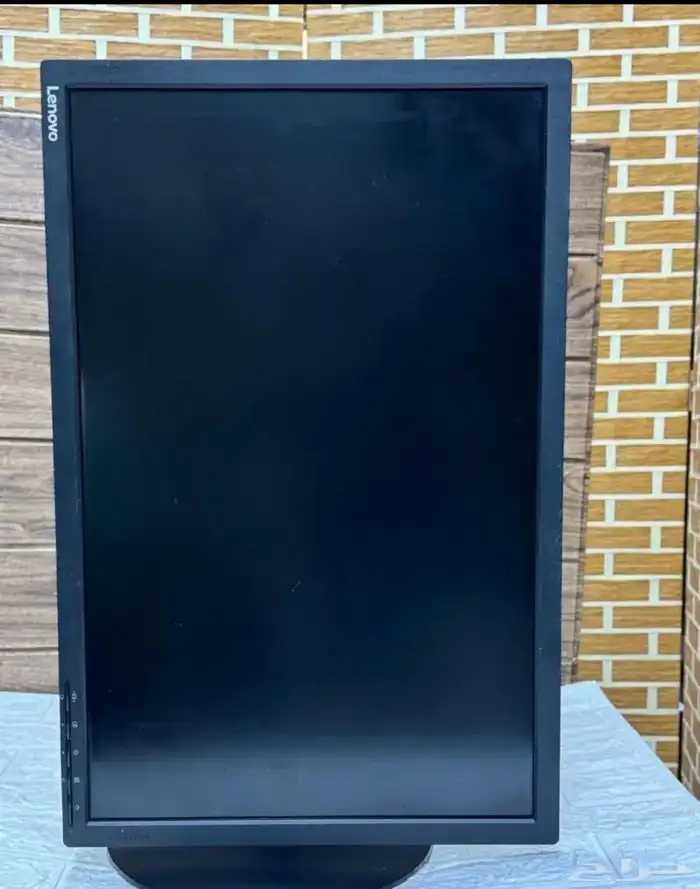 كمبيوتر مكتبى معالج i7 مع شاشة 22 فريم ليس 1000 SR 6