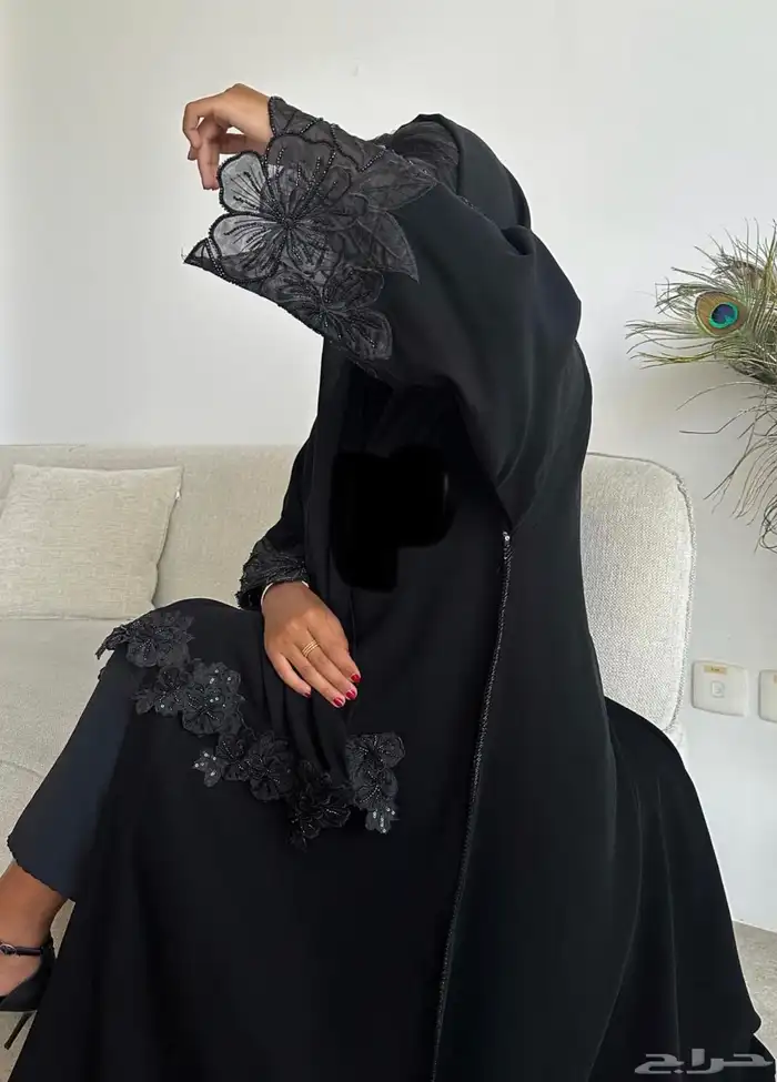 عبايه من مصممه 2