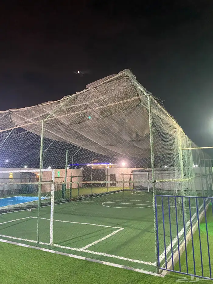 استراحه قسمين وكل قسم مسبح كبير وملعب متاح غدا 36