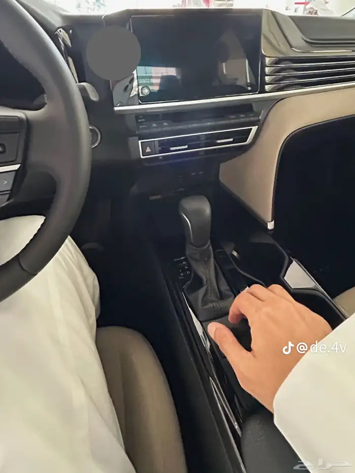كامري LE تيتانيوم بنزين 2025 5