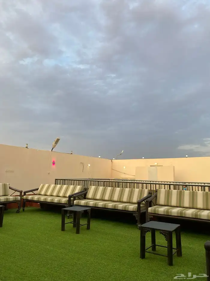 استراحه قسمين وكل قسم مسبح كبير وملعب متاح غدا 34