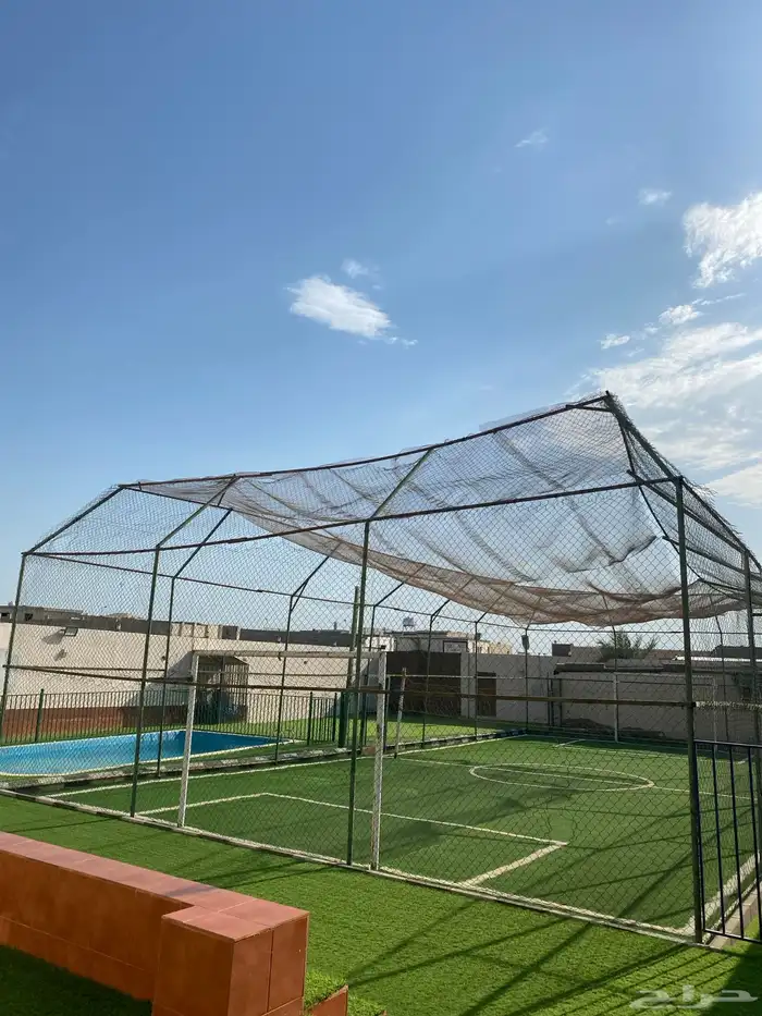 استراحه قسمين وكل قسم مسبح كبير وملعب متاح غدا 1