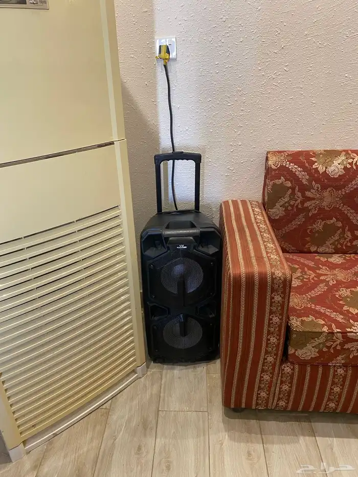 استراحه قسمين وكل قسم مسبح كبير وملعب متاح غدا 13