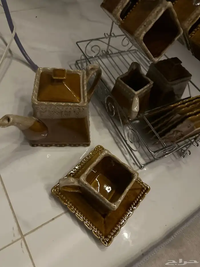 طقم ابريق وسكريه وجيك حليب وخمس فناجين وخمس صحون 1
