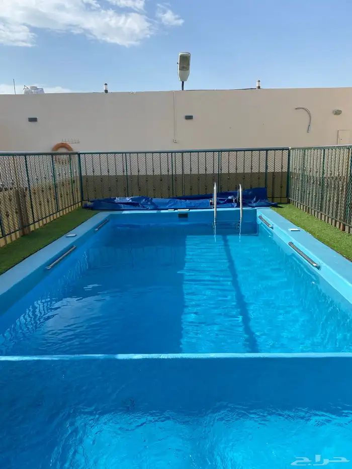 استراحه قسمين وكل قسم مسبح كبير وملعب متاح غدا 3