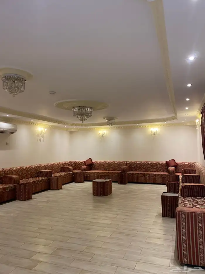 استراحه قسمين وكل قسم مسبح كبير وملعب متاح غدا 15