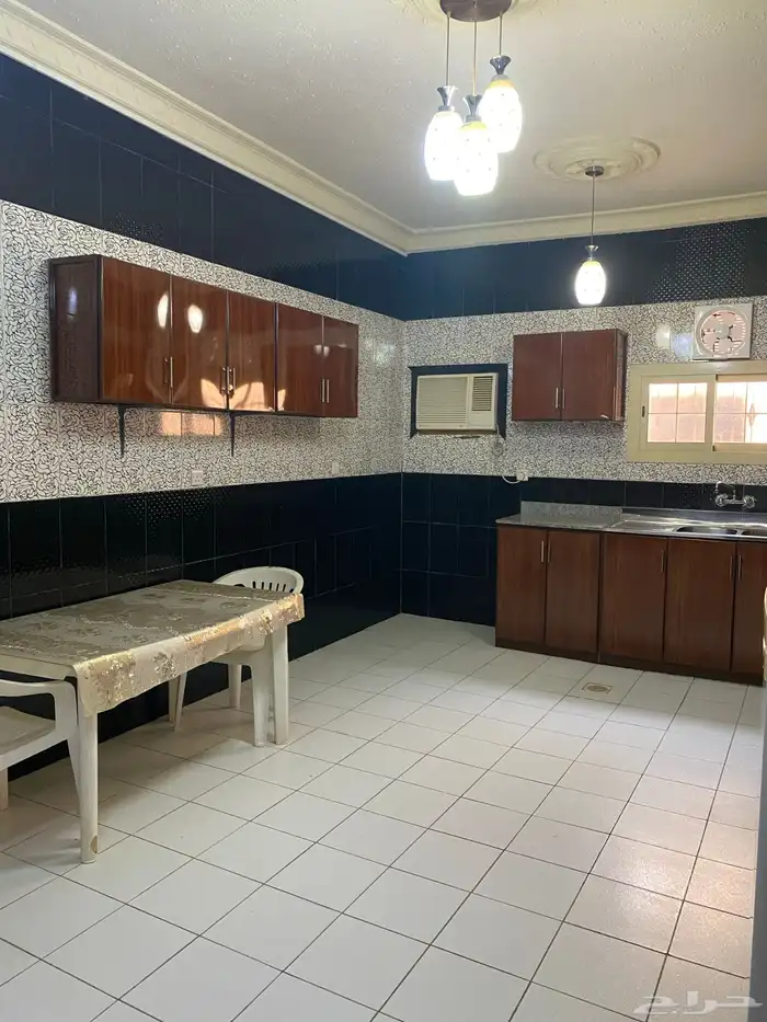 استراحه قسمين وكل قسم مسبح كبير وملعب متاح غدا 17