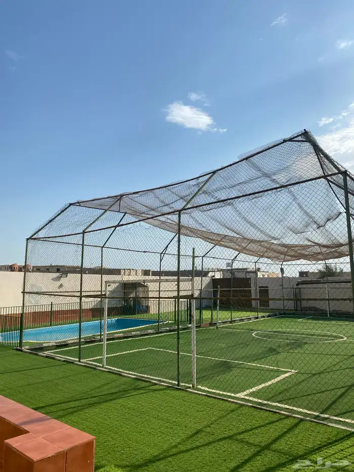 استراحه قسمين وكل قسم مسبح كبير وملعب متاح غدا 0