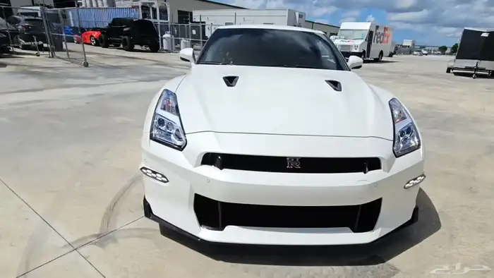 2024 Nissan GT-R Premium 0