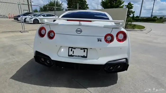 2024 Nissan GT-R Premium 2