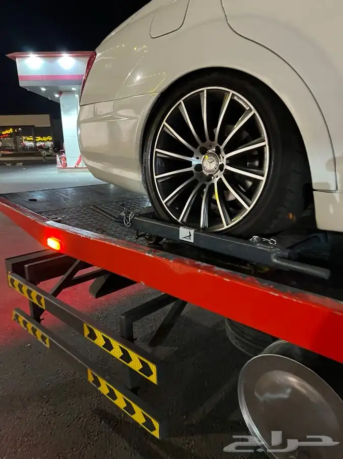 سطحه هيدروليك لنقل السيارات تبوك 3