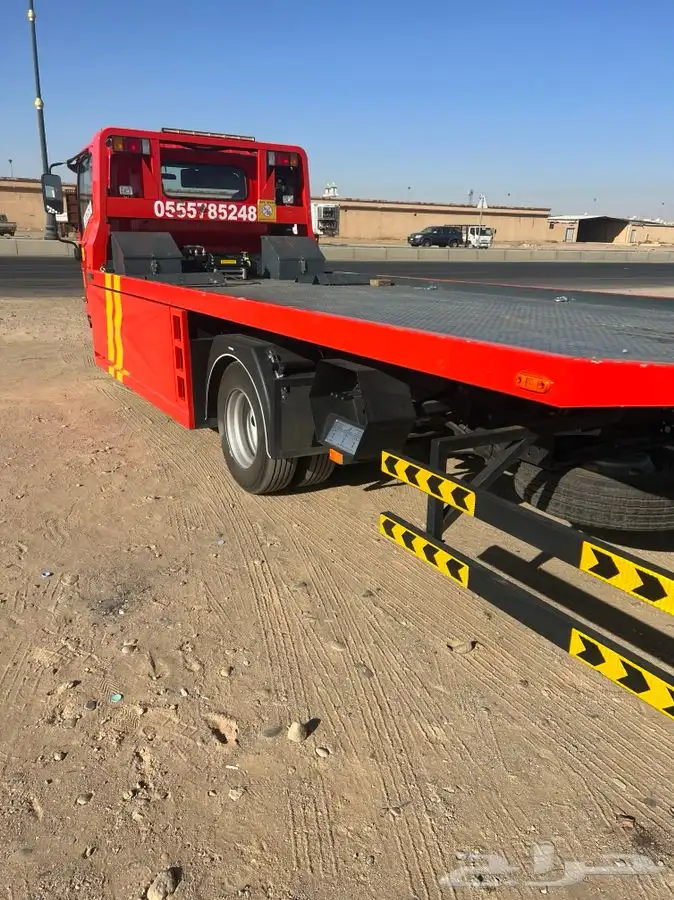 سطحه هيدروليك لنقل السيارات تبوك 2