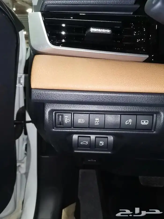 تويوتا كامري قراندي بنزين سعودي 2025 11