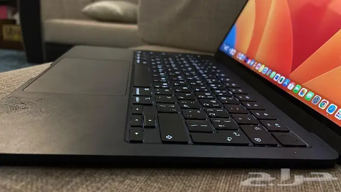 ماك بوك اير 13.6 انش من أبل مع شريحة Apple M2 7