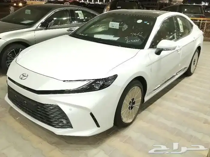 تويوتا كامري قراندي بنزين سعودي 2025 1