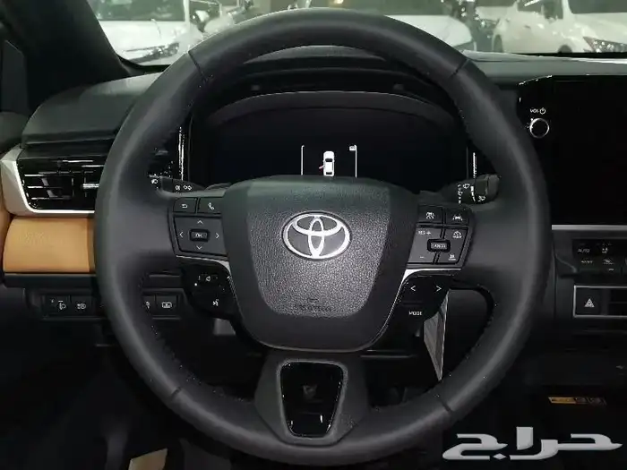 تويوتا كامري قراندي بنزين سعودي 2025 22