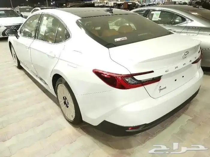 تويوتا كامري قراندي بنزين سعودي 2025 4