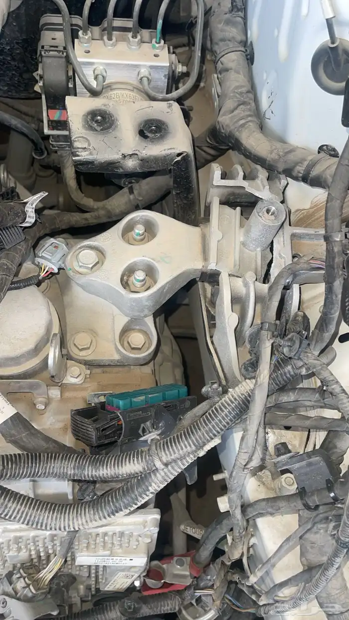 يوجد لدينا مكاين شد بلد مصدوم قطع غيار سيارات 39