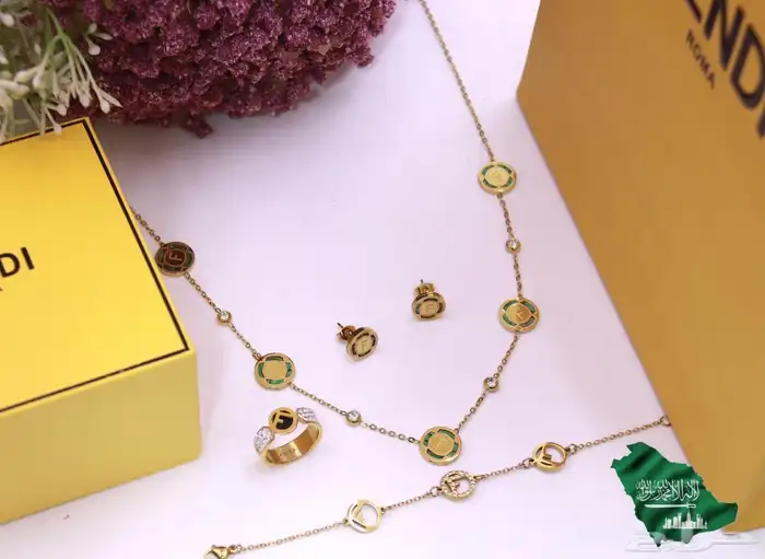 طقم ماركات نسائية سلسال حلق اسوره خاتم 1