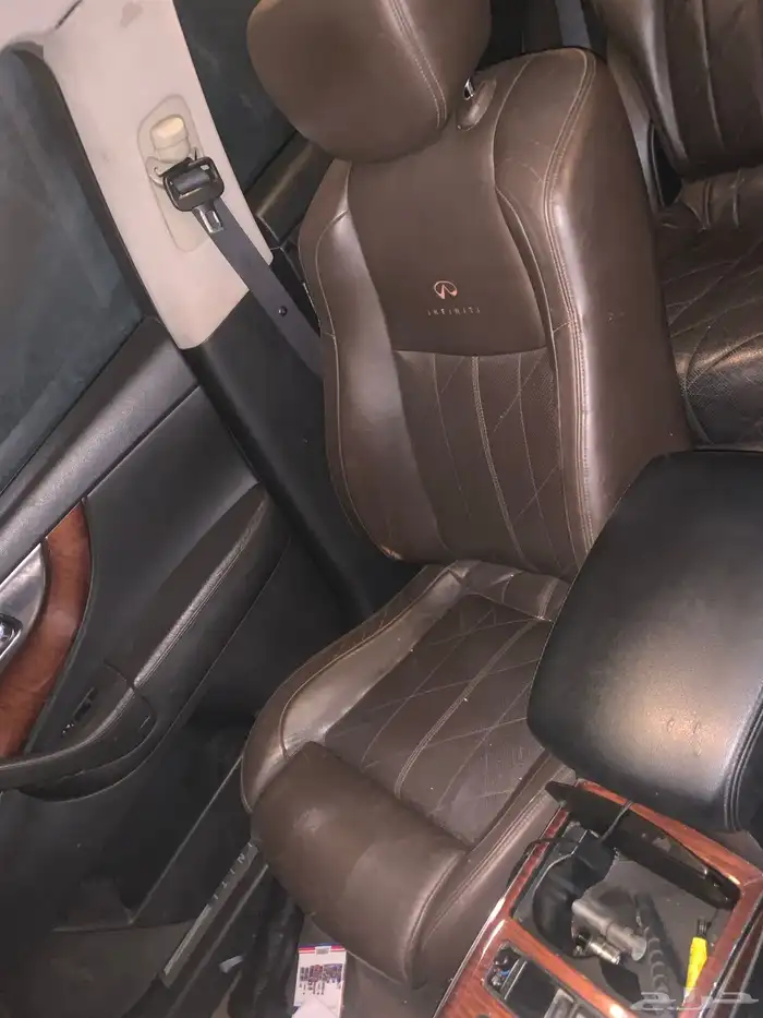 للبيع طقم مراتب امامي و خلفي نظيفه رياضية QX70s 1