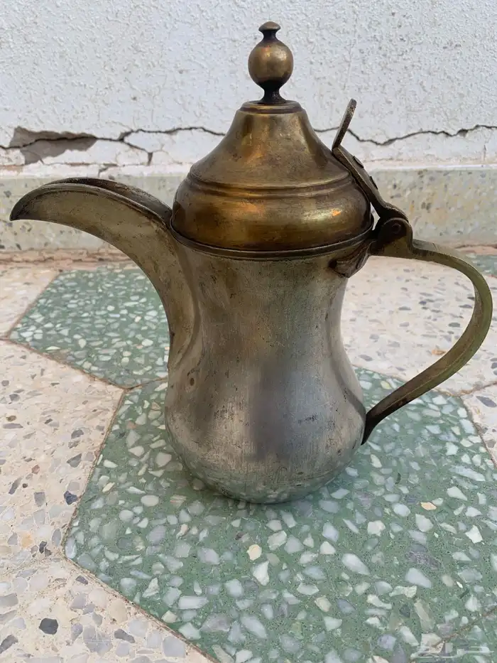 دلة وابريق وقدر ختمين و غضارة 0