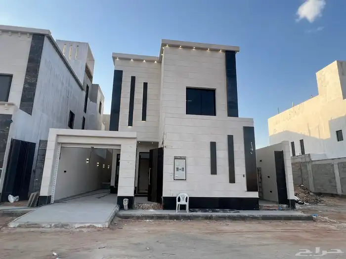 فيلا بشقه للبيع في حي السعادة 0