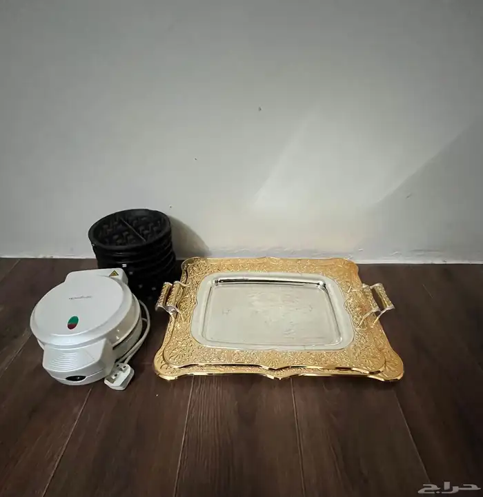 آلة الوافل و صينيتين 0