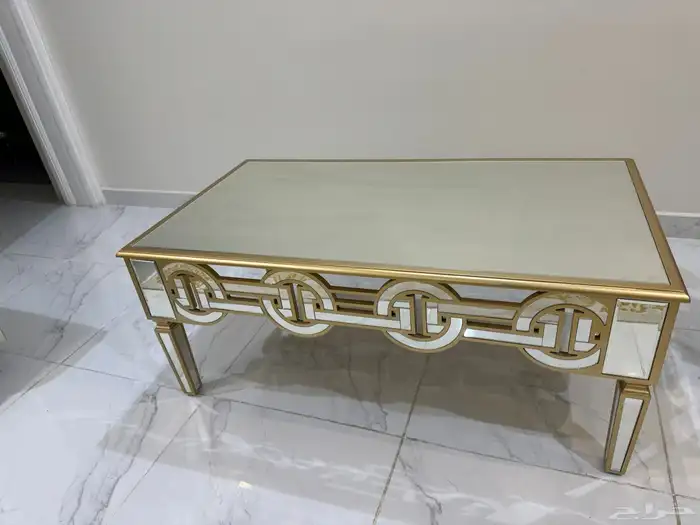 طاولة الوسط قزاز مرايا عرض للبيع المستعجل 350 0